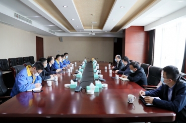 平湖市委书记仲旭东一行莅临至尊国际纸业调研企业疫情防控和复工复产事情