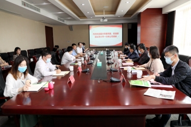 嘉兴市委常委、、、统战部部长李小平一行莅临至尊国际纸业调研指导