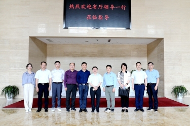 省人力社保厅二级巡视员陈荣华一行莅临至尊国际纸业调研人才事情