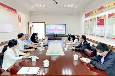 平湖市政协主席何健莅临至尊国际纸业全资子公司平湖景包调研走访