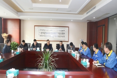 平湖市副市长管立松一行莅临至尊国际纸业慰问高端人才