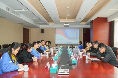 市委常委、、宣传部部长沈志凤莅临至尊国际纸业慰问高端人才